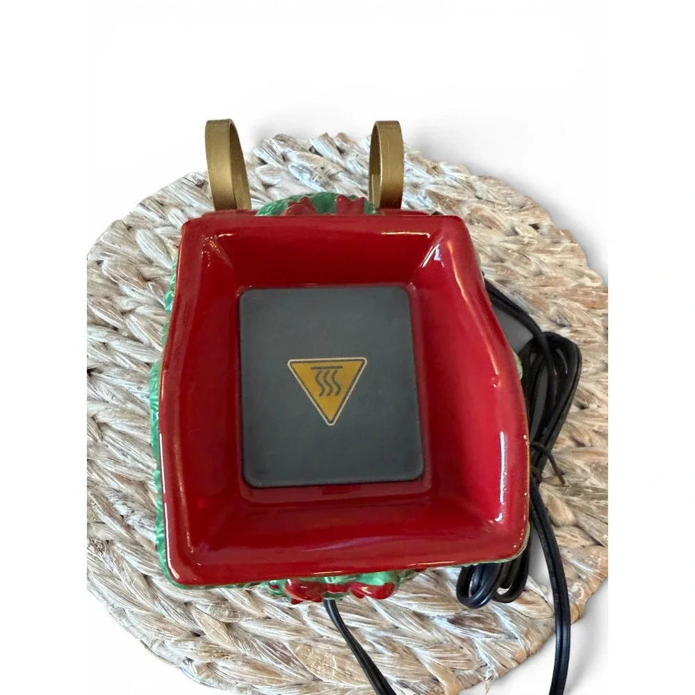 Scentsy Christmas Sleigh Wax Warmer Red Ceramic Gold Runners Holiday SCE-30149